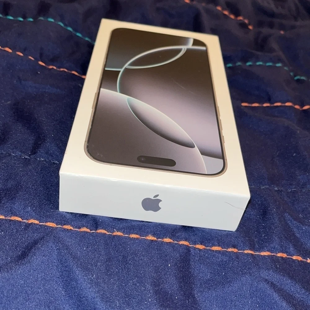 Apple iPhone 16 pro max box